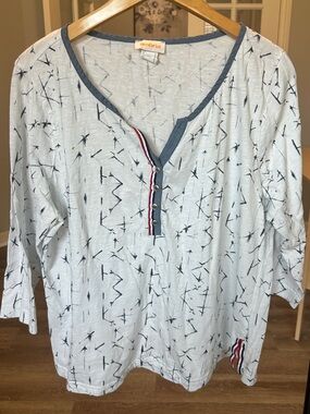 Ambria Light Blue Abstract-Print Long Sleeve Henley size 16
